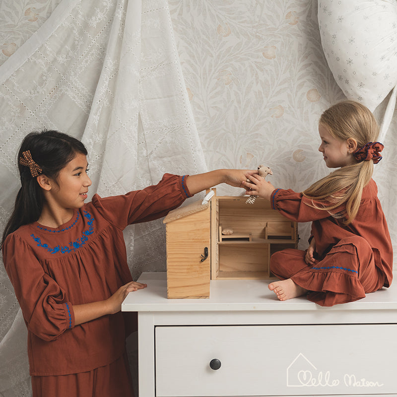 Potter Embroidered Cotton Set