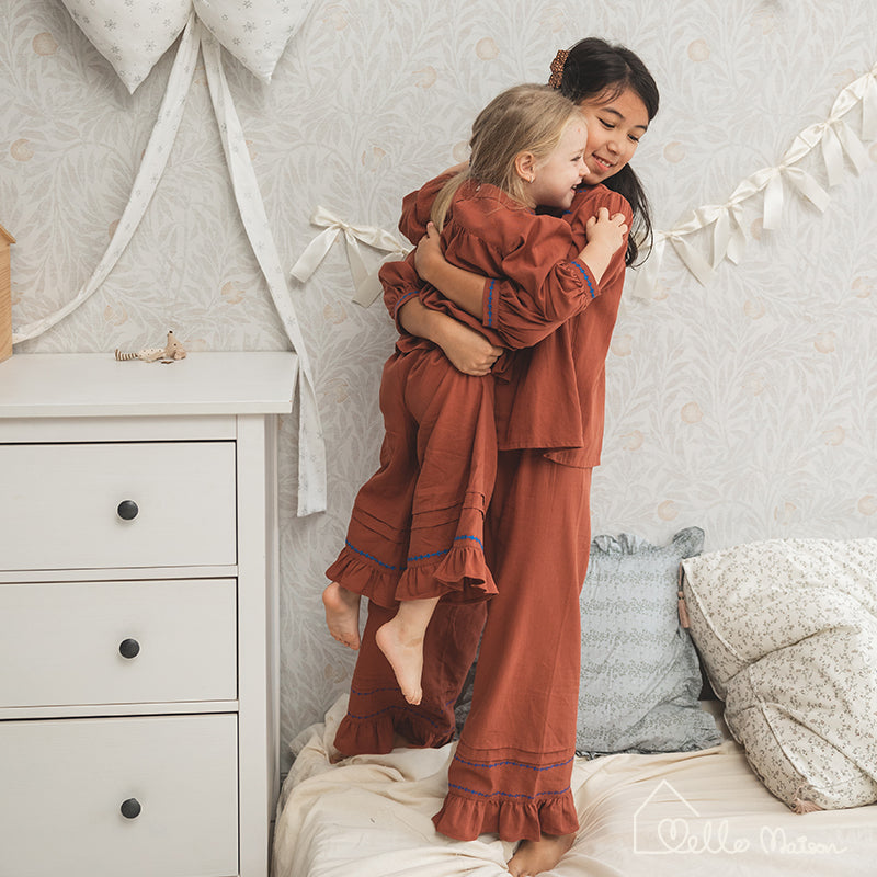 Potter Embroidered Cotton Set